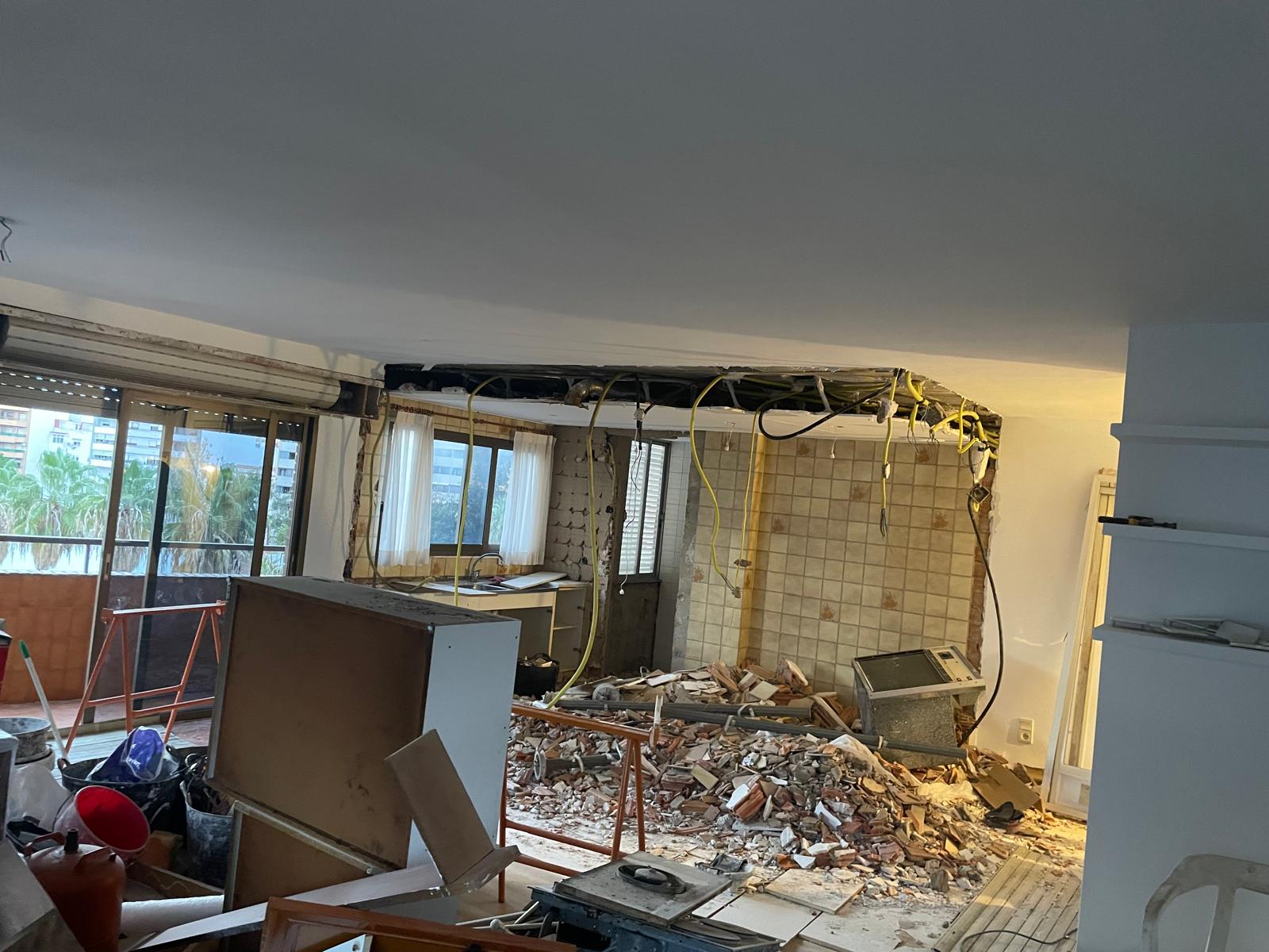 Demolición de tabiques — proceso de obra
